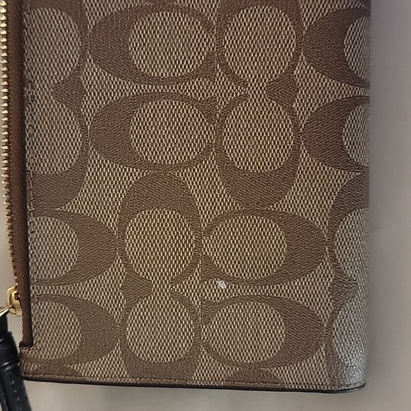 Coach Phone Wallet In Colorblock Signature Canvas - Picture 2 of 6